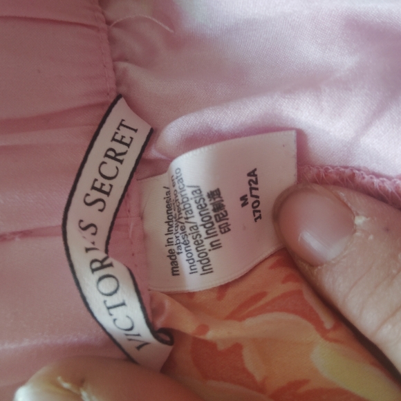 VICTORIA SECRET Sateen Silky Floral Pajama Pants - Medium - Picture 9 of 9
